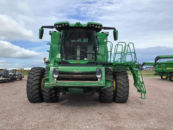 Image of John Deere X9 1000 equipment image 1