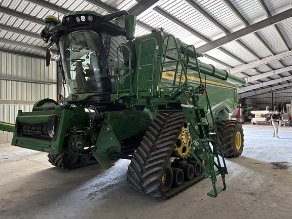 2022 John Deere X9 1000 Equipment Image0