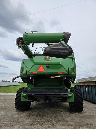 Image of John Deere X9 1000 equipment image 2