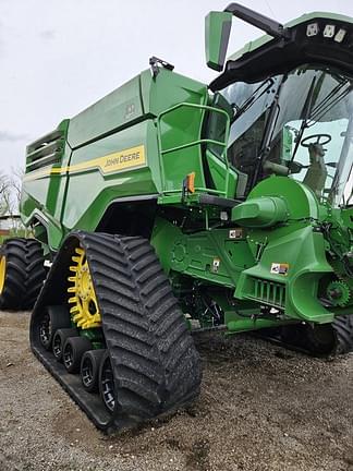 Image of John Deere X9 1000 equipment image 4