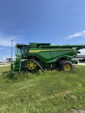 Image of John Deere X9 1000 equipment image 1