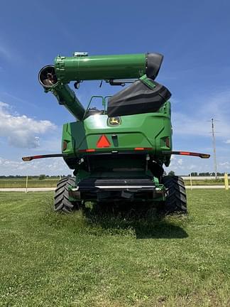 Image of John Deere X9 1000 equipment image 3