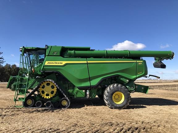 Image of John Deere X9 1000 equipment image 1