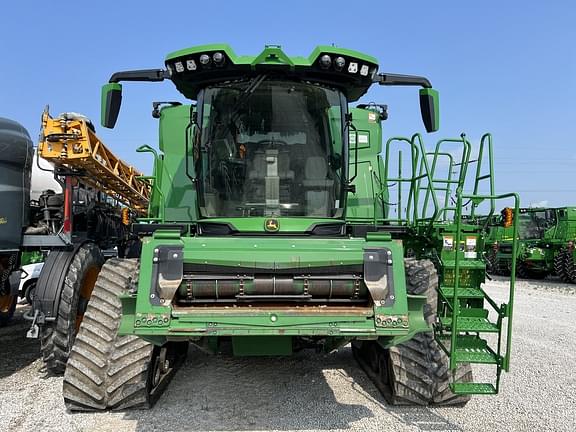 Image of John Deere X9 1000 equipment image 2