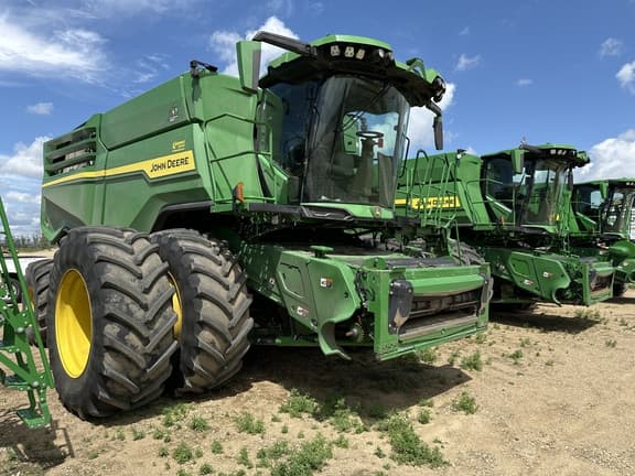 Image of John Deere X9 1000 equipment image 1