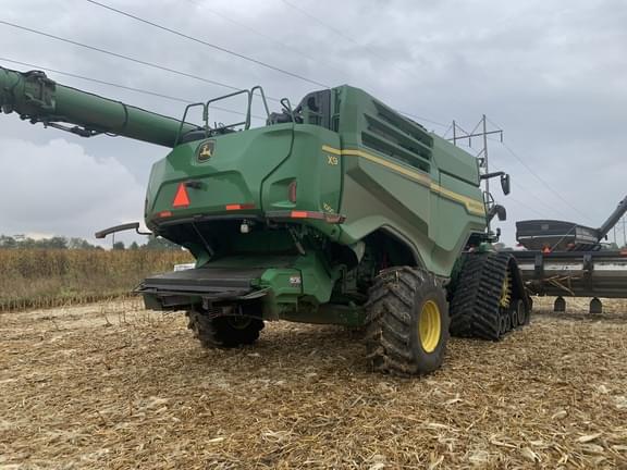 Image of John Deere X9 1000 equipment image 3