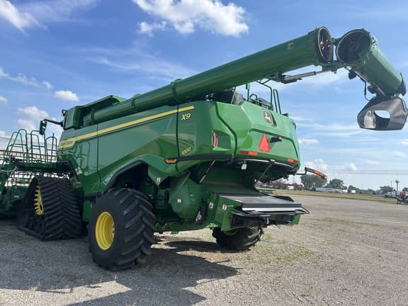 Image of John Deere X9 1000 equipment image 4