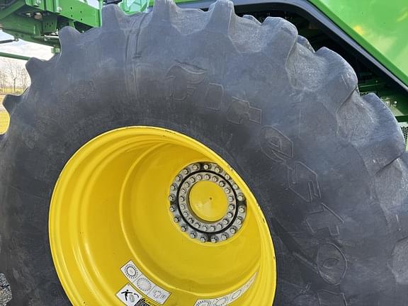 Image of John Deere X9 1000 equipment image 3