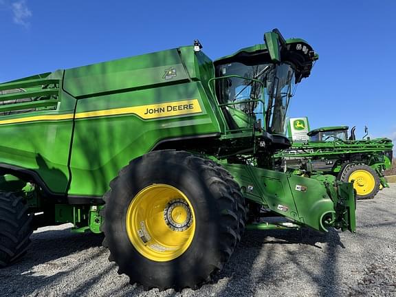 Image of John Deere X9 1000 equipment image 2