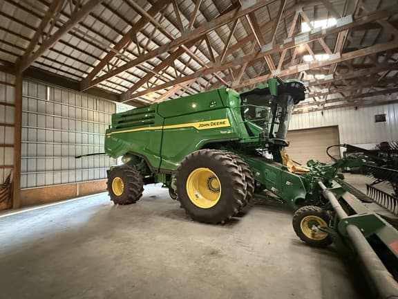 Image of John Deere X9 1000 equipment image 1