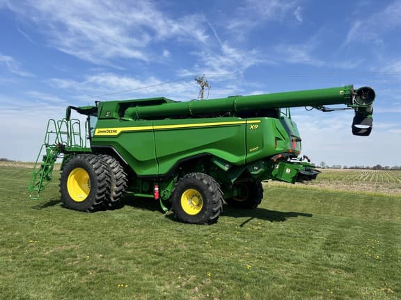 Image of John Deere X9 1000 equipment image 3