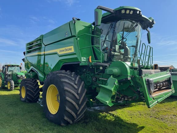 Image of John Deere X9 1000 equipment image 4