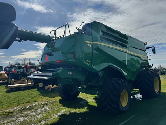 Image of John Deere X9 1000 equipment image 3