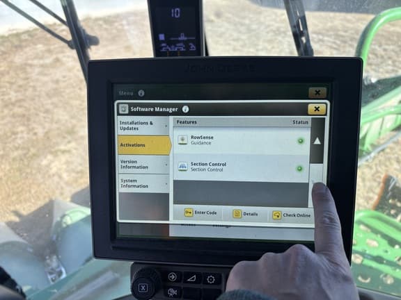 Image of John Deere X9 1000 equipment image 1