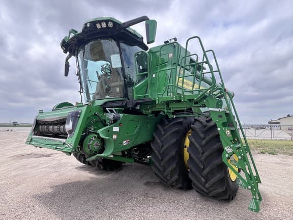 Image of John Deere X9 1000 equipment image 2