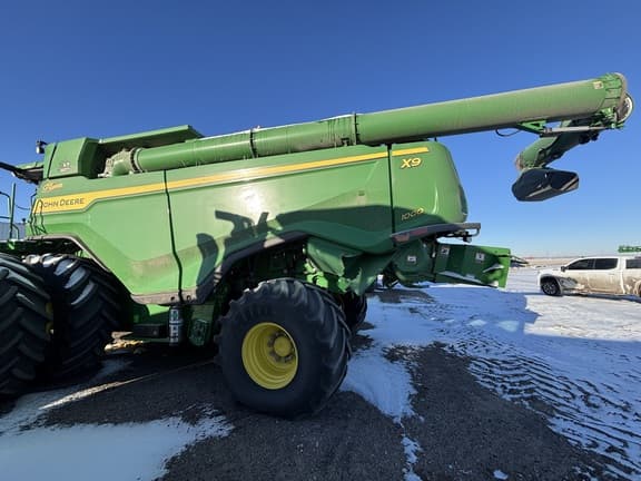 Image of John Deere X9 1000 equipment image 4