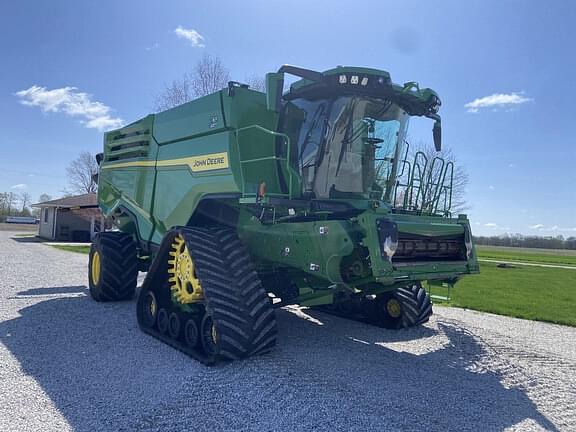 Image of John Deere X9 1000 equipment image 1