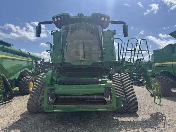 Image of John Deere X9 1000 equipment image 3