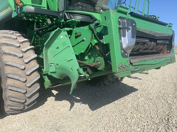 Image of John Deere X9 1000 equipment image 2