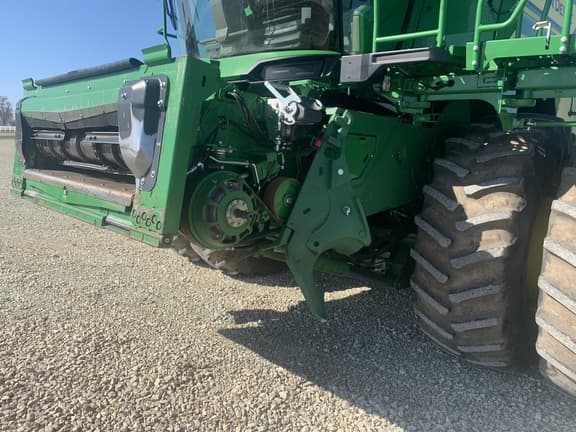 Image of John Deere X9 1000 equipment image 3