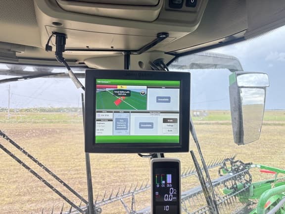 Image of John Deere X9 1000 equipment image 2