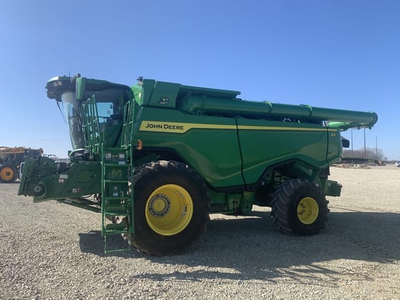 2022 John Deere X9 1000 Equipment Image0