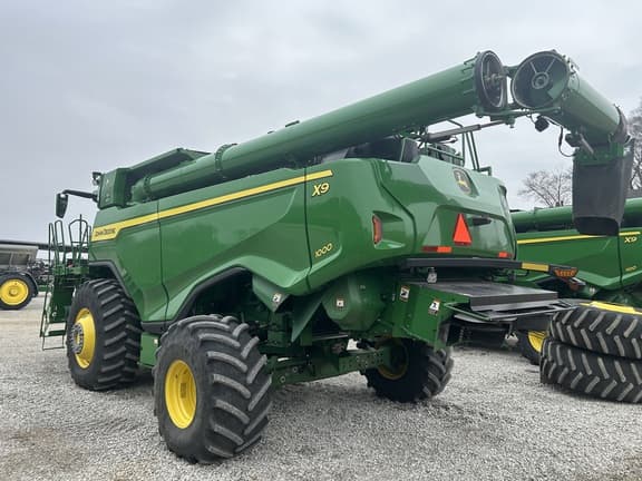 Image of John Deere X9 1000 equipment image 3