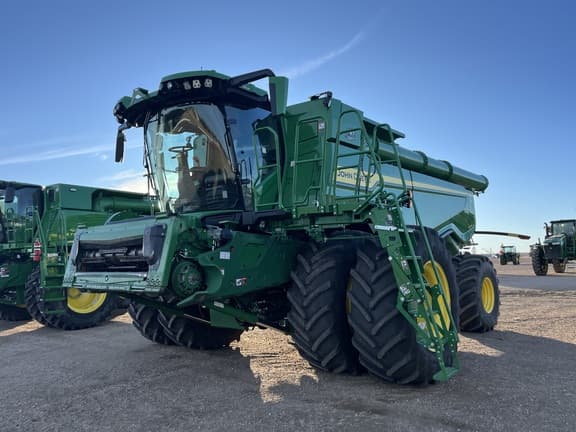 Image of John Deere X9 1000 equipment image 1