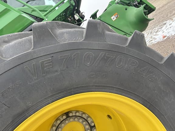 Image of John Deere X9 1000 equipment image 4