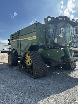 Image of John Deere X9 1000 equipment image 1