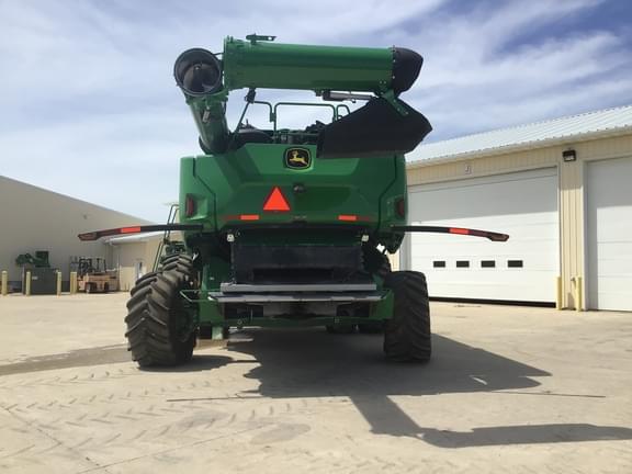 Image of John Deere X9 1000 equipment image 2