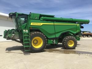 2022 John Deere X9 1000 Image