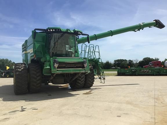 Image of John Deere X9 1000 equipment image 2