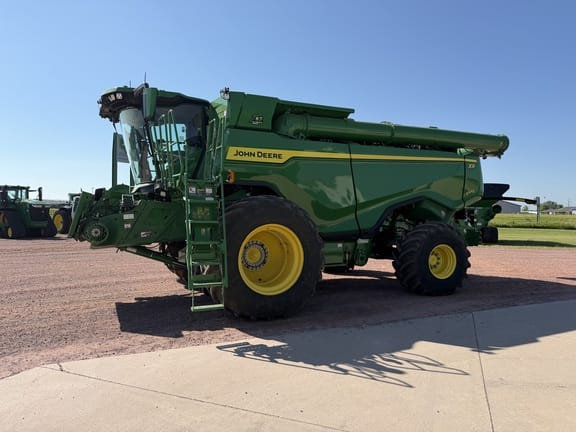 2022 John Deere X9 1000 Equipment Image0