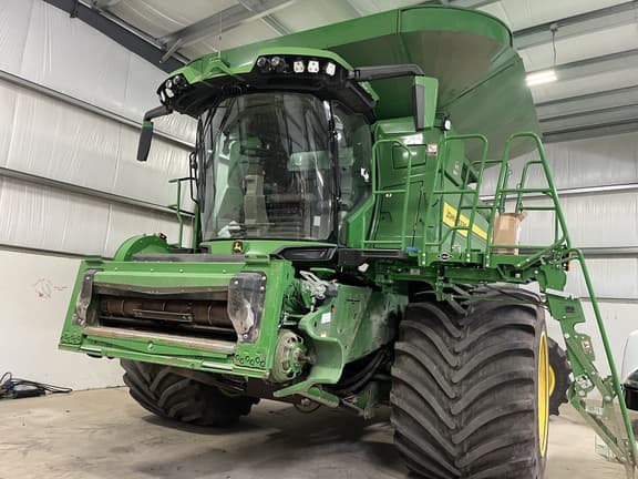 Image of John Deere X9 1000 equipment image 4