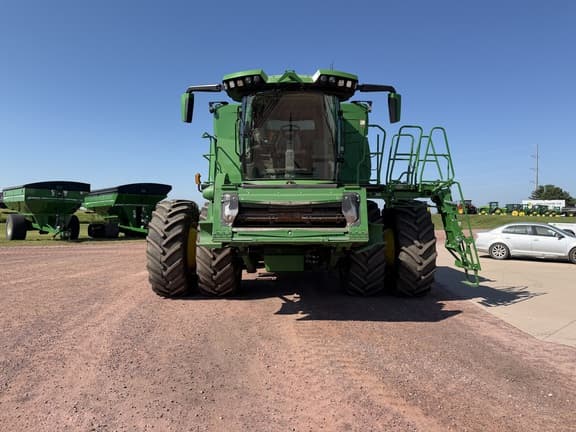Image of John Deere X9 1000 equipment image 2