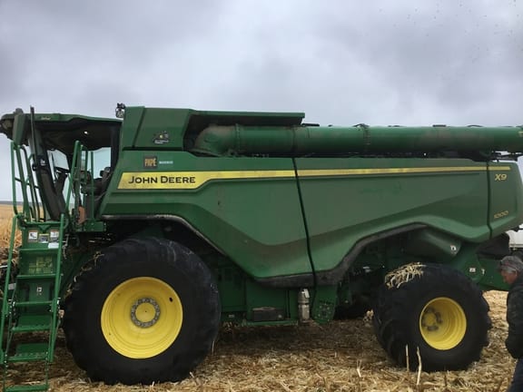 2022 John Deere X9 1000 Equipment Image0