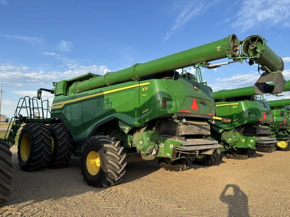 Image of John Deere X9 1000 equipment image 3