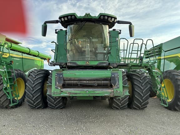 Image of John Deere X9 1000 equipment image 2