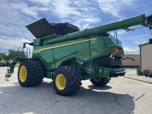 Image of John Deere X9 1000 equipment image 2