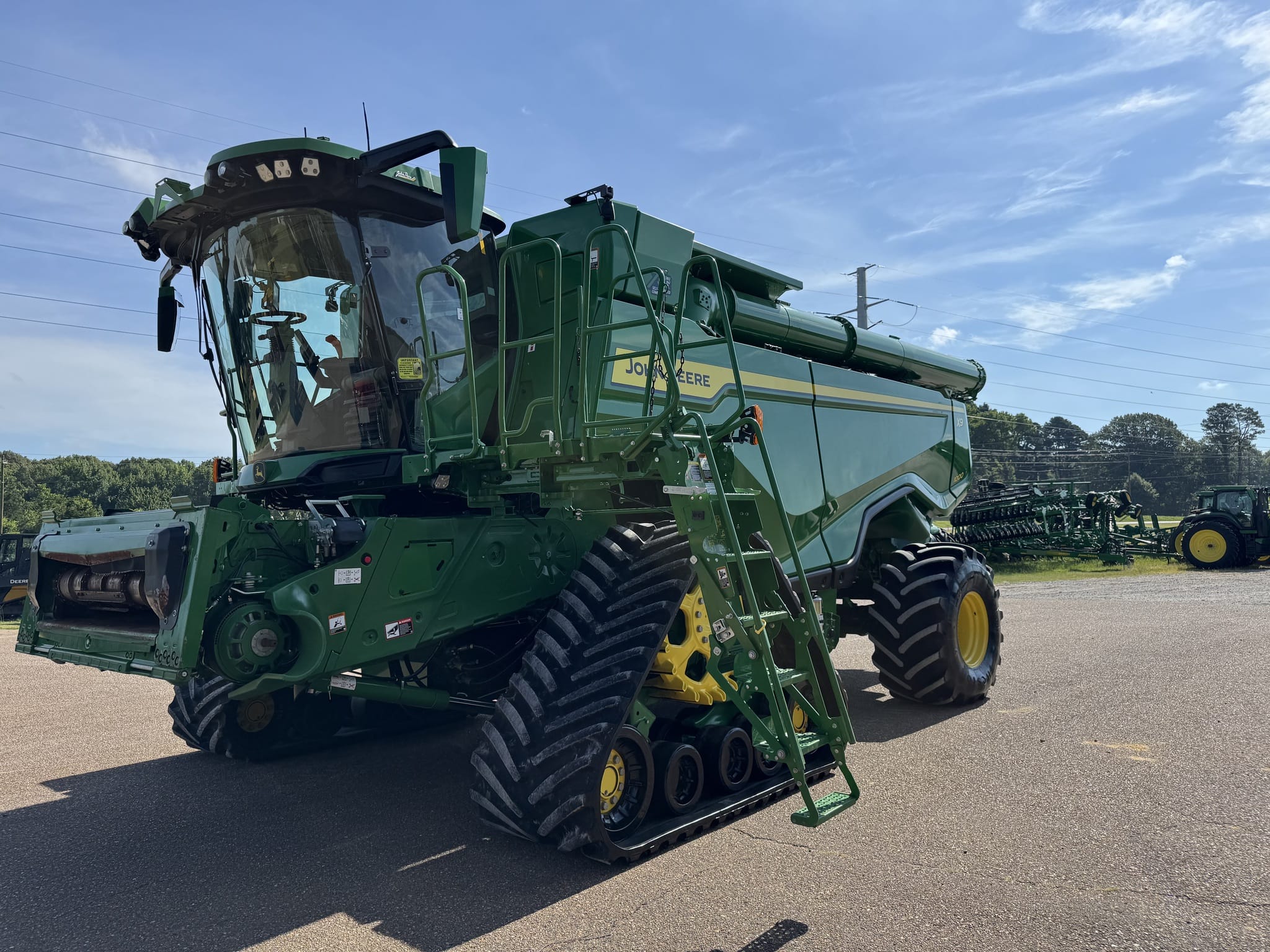 2022 John Deere X9 1000 Equipment Image0