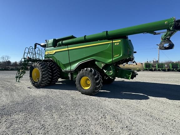 Image of John Deere X9 1000 equipment image 2