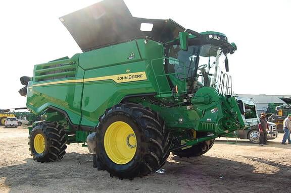 Image of John Deere X9 1000 equipment image 2