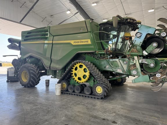 2022 John Deere X9 1000 Equipment Image0