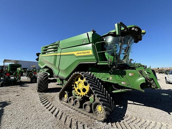 Image of John Deere X9 1000 equipment image 4