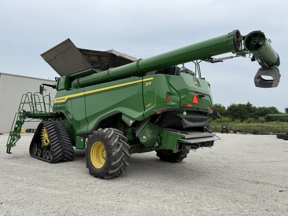 Image of John Deere X9 1100 equipment image 2
