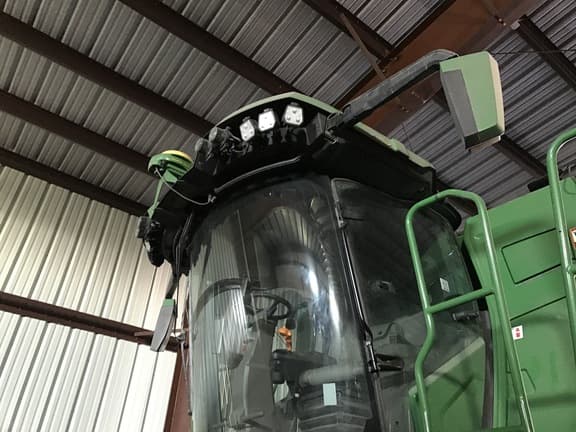 Image of John Deere X9 1100 equipment image 2