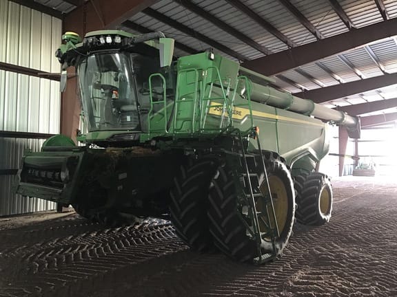 2022 John Deere X9 1100 Equipment Image0