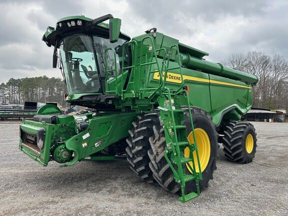 2022 John Deere X9 1100 Equipment Image0