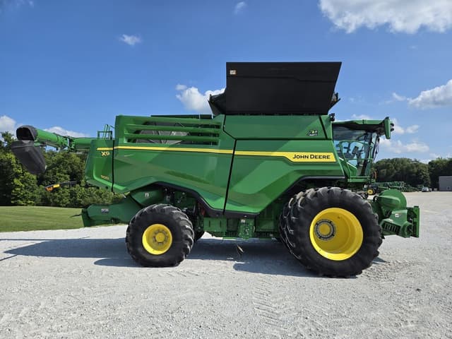 Image of John Deere X9 1100 equipment image 3